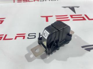 пиропатрон основной батареи Tesla Model 3 1 поколение 2019, 1064689-00-J, 1095158-00-C, 1095154-00-C