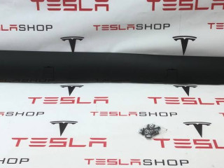 Накладка порога рокерной панели Tesla Model 3 1 поколение 2021, 1089829-00-D, 1089831-00-D