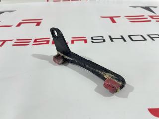 Кронштейн направляющая люка Tesla Model S 1 поколение [рестайлинг] 2017, 1035764-00-D