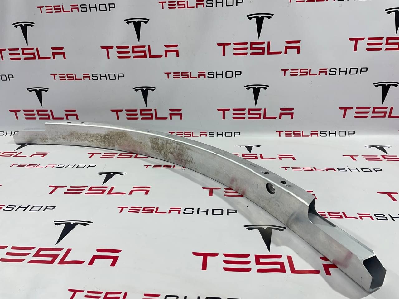 усилитель бампера переднего Tesla Model 3 2 поколение 2025, 1741047-00-F - фото №1
