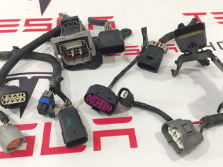 разъем (фишка) проводки Tesla Model S 1 поколение 2016, 1005312-00-H