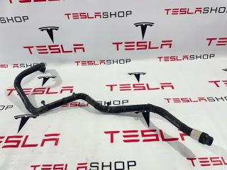 Патрубок системы охлаждения основной батареи Tesla Model 3 1 поколение 2019, 1077586-00-E