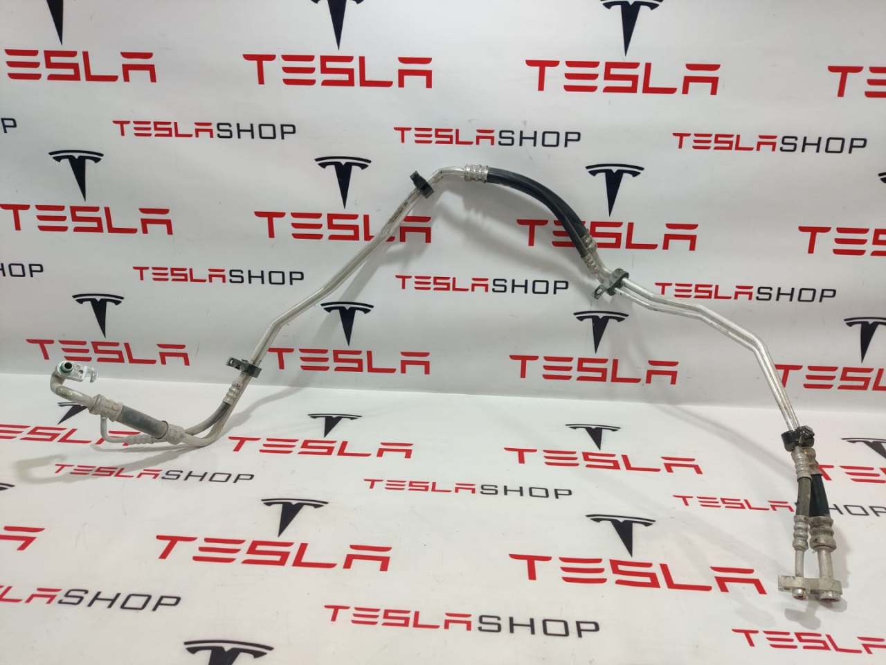 трубка кондиционера Tesla Model X 1 поколение 2016, 1032423-00-E - фото №1