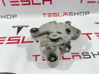 кронштейн компрессора кондиционера Tesla Model 3 1 поколение 2019, 1122968-00-B, 1110711-00-B