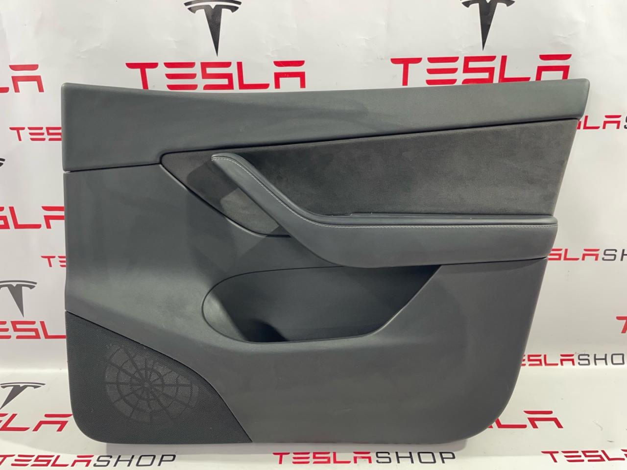 обшивка двери передняя правая Tesla Model Y 1 поколение 2021, 1498482-00-A, 1007151-70-C, 1497295-91-B - фото №1