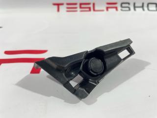 Кронштейн крепления панели щеток стеклоочистителя Tesla Model 3 1 поколение 2019, 1118933-00-B