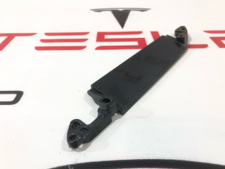 Пластина ручки наружной механизма двери Tesla Model S 1 поколение [рестайлинг] 2016, 1008982-00-D, 1007373-00-M, 1018686-00-B