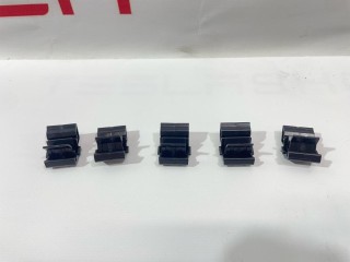 Клипса крепления переднего багажника (корыто) к крылу Tesla Model 3 1 поколение 2018, 1472872-00-B, 1472873-00-B, 1472874-00-B