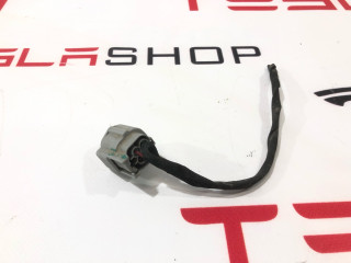 разъем (фишка) проводки Tesla Model S 1 поколение [рестайлинг] 2016, 1037327-00-F, 1035348-00-G, 1057235-00-G, 1046132-94-S