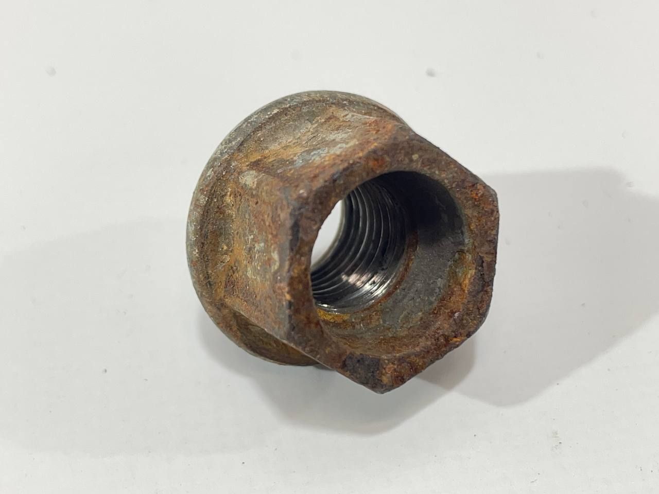 гайка колесная Tesla Model 3 1 поколение 2019, 1027002-00-B - фото №1