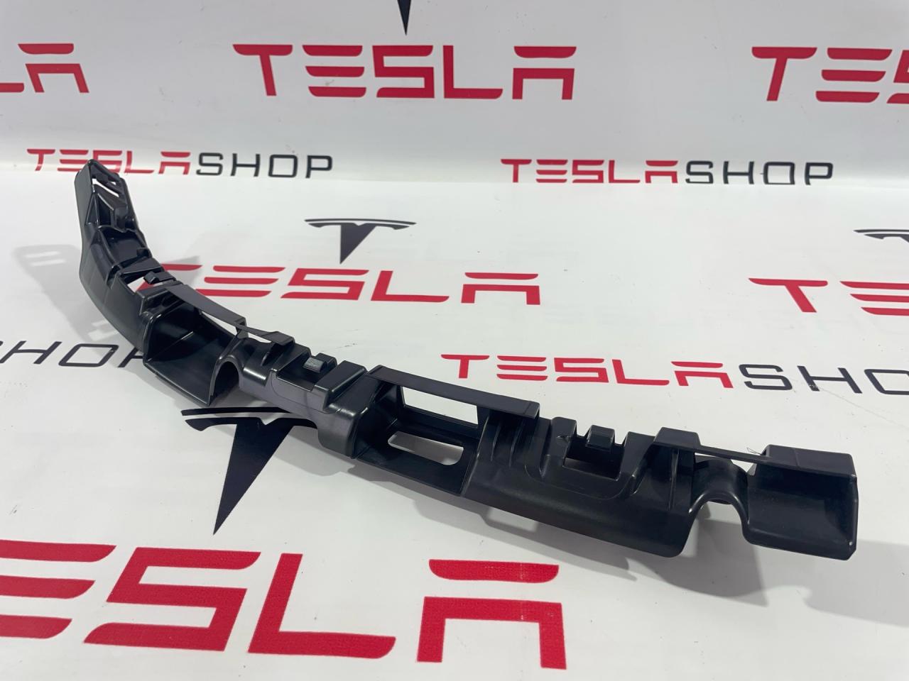 крепление фары правой Tesla Model 3 2 поколение 2025, 1694087-00-I, 2040185-00-A - фото №1