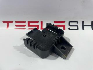 Кронштейн крепления модуля Homelink Tesla Model 3 1 поколение 2019, 1098355-00-B