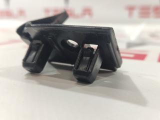 Крепление бампера переднего Tesla Model 3 1 поколение 2021, 1084171-00-F, 1135376-00-C