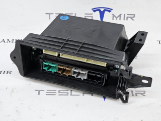 блок управления (другие) Tesla Model X 1 поколение 2018, 1034215-00, 1058358-03, 1033174-00, 1047042-00, 1047043-00, 1058359-00, 1072447-00