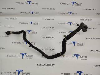 Шланг системы охлаждения заднего мотора Tesla Model 3 1 поколение 2019, 1077595-00