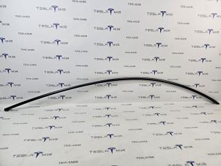 Молдинг кузова боковой наружный верхний правый Tesla Model Y 1 поколение 2024, 1621159-00