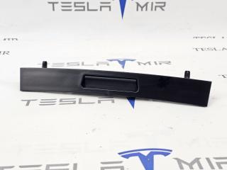 кнопка открытия багажника Tesla Model Y 1 поколение 2025, 2010196-00