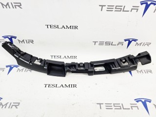 крепление фары правой Tesla Model 3 2 поколение 2024, 2040185-00, L876695