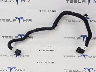 Шланг системы охлаждения заднего мотора Tesla Model Y 1 поколение 2025, 1077585-00