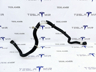 Шланг системы охлаждения заднего мотора Tesla Model 3 1 поколение 2022, 1077595-00