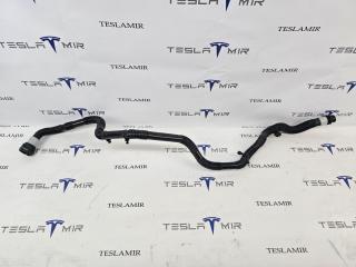 Патрубок системы охлаждения пластиковый передний Tesla Model Y 1 поколение 2025, 1501334-00, 1647666-00