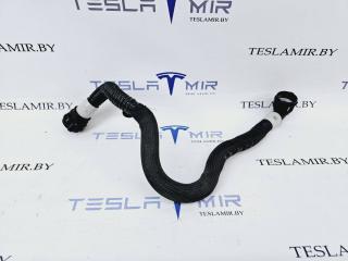 Шланг системы охлаждения заднего мотора Tesla Model 3 1 поколение 2023, 1077594-00
