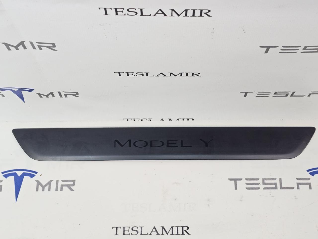 накладка на порог Tesla Model Y 1 поколение 2025, 1494301-00 - фото №1