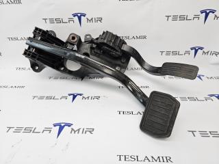 узел педальный (блок педалей) Tesla Model Y 1 поколение 2022, 1188691-00