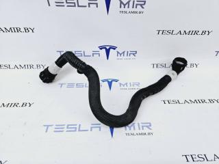 Шланг системы охлаждения заднего мотора Tesla Model 3 1 поколение 2023, 1077594-00