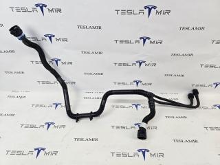 Шланг системы охлаждения теплообменник (Chiller)-батарея Tesla Model Y 1 поколение 2025, 1647662-00