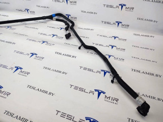 Патрубок системы охлаждения пластиковый Tesla Model 3 1 поколение 2023, 1530118-00