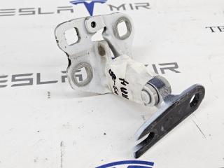 петля двери Tesla Model 3 2 поколение 2024, 1773630-01