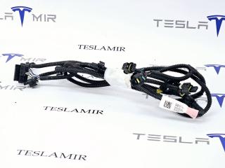 Электропроводка бампера заднего Tesla Model 3 1 поколение 2019, 1067959-00