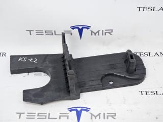Кронштейн крепления обшивки багажника левый Tesla Model X 1 поколение 2018, 1073309-00, 1080701-00