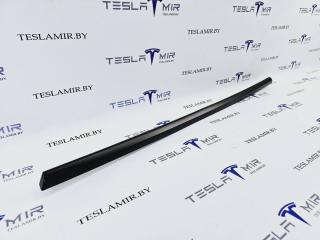 молдинг двери задней левой Tesla Model 3 1 поколение 2023, 1080745-00, 1080745-01