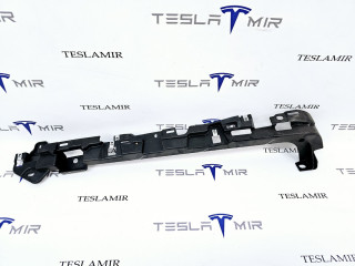 Кронштейн крепления обшивки багажника правый Tesla Model X 1 поколение 2018, 1080709-00, 1073312-00