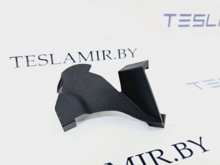 Накладка декоративная петли капота левая Tesla Model 3 1 поколение 2022, 1112071-00