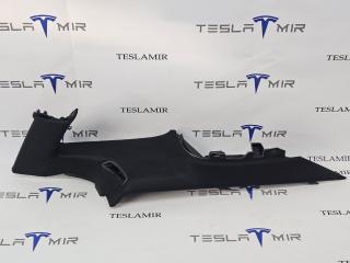 Накладка ремня безопасности стойки С правая Tesla Model 3 2 поколение 2024, 1867544-20