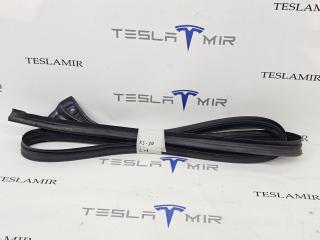 уплотнительная резинка на крышу левая Tesla Model Y 1 поколение 2024, 1497677-00