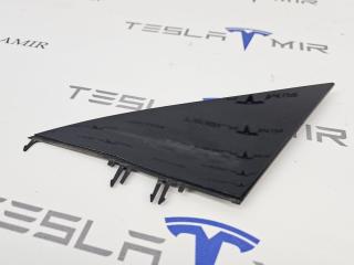Накладка на зеркало (треугольник) левая Tesla Model 3 1 поколение 2023, 1130655-00