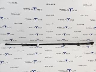 Патрубок системы охлаждения пластиковый Tesla Model Y 1 поколение 2024, 1628807-00, 1628807-50