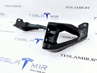 крепление фары левой Tesla Model S 1 поколение [2-й рестайлинг] 2022, 1643511-00