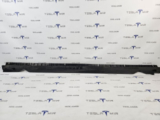 накладка на порог Tesla Model Y 1 поколение 2021, 1497745-00, 1497650-00