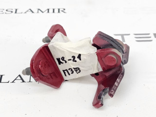 петля двери Tesla Model 3 1 поколение 2022, 1091332-00