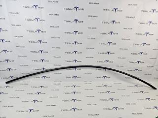 Молдинг кузова боковой наружный верхний правый Tesla Model Y 1 поколение 2024, 1495731-00