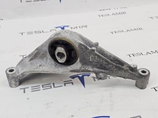 кронштейн двигателя Tesla Model Y 1 поколение 2024, 1090754-00