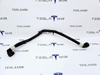 Патрубок системы охлаждения пластиковый Tesla Model 3 1 поколение 2019, 1077589-00