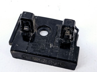 Кронштейн крепления крыла (вилка) правый Tesla Model 3 1 поколение 2019, 1135376-00, 1084172-00