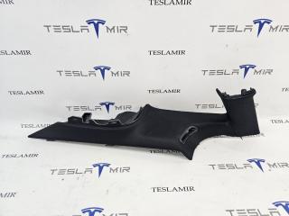 Накладка ремня безопасности стойки С левая Tesla Model 3 2 поколение 2024, 1867539-20