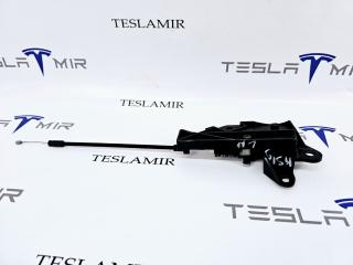 Электропривод (активатор, актуатор) замка капота Tesla Model 3 1 поколение 2020, 1033010-00, 1098789-00